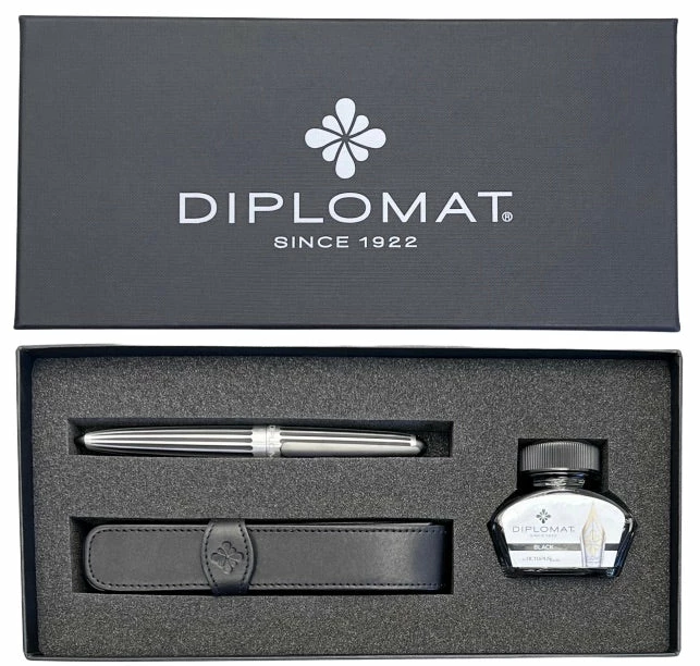Diplomat Aero Fountain Pen Gift Set, Stripes 1 Diplomat Aero Fountain Pen Gift Set, Stripes