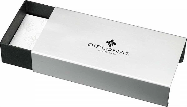 Diplomat Excellence A2 Evergreen & Gold Ballpoint Pen 2 Diplomat Excellence A2 Evergreen & Gold Ballpoint Pen - Image 2