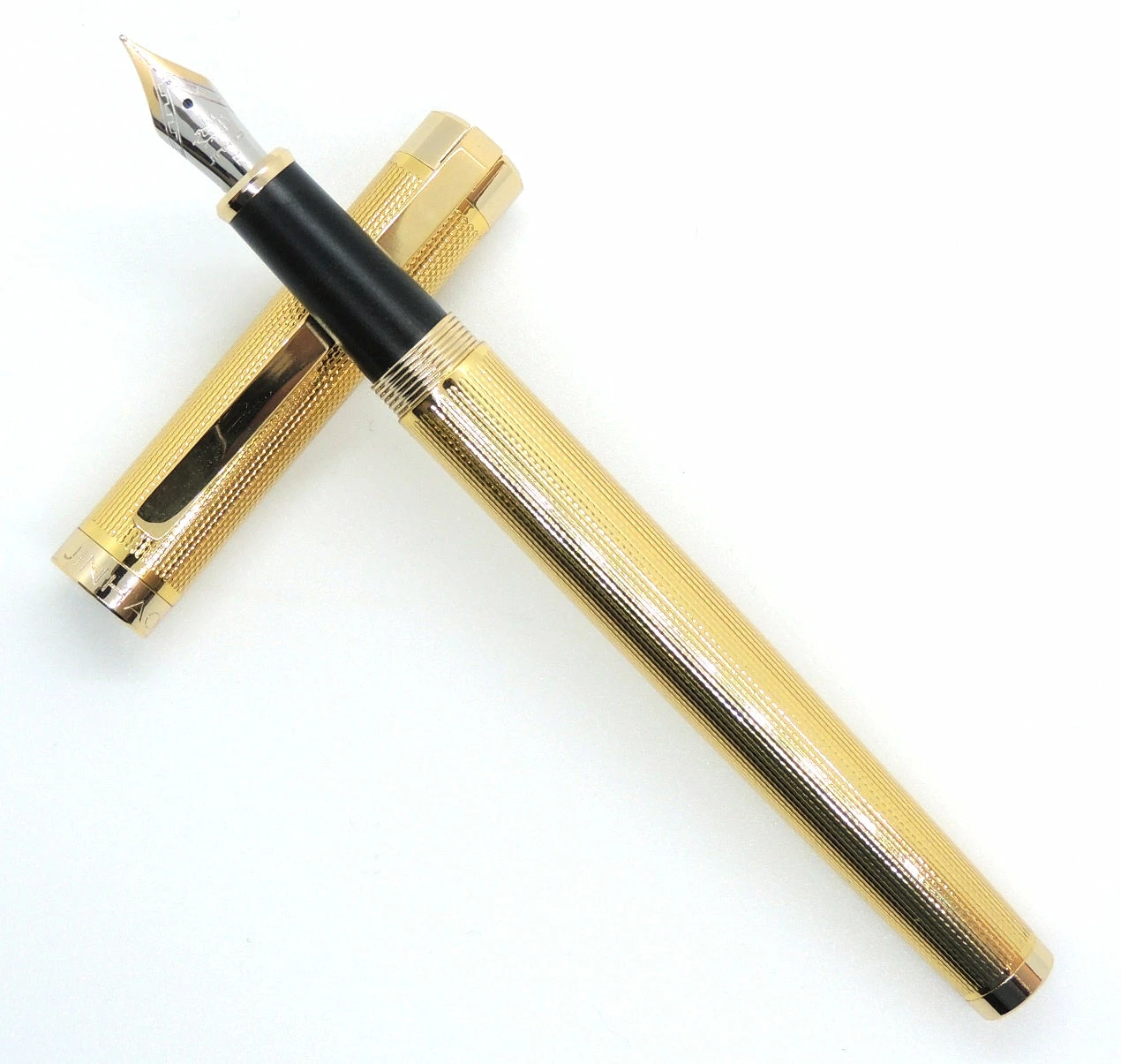 Jinhao 155 Gold Lacquered Fountain Pen, Fine Nib 1 Jinhao 155 Gold Lacquered Fountain Pen, Fine Nib