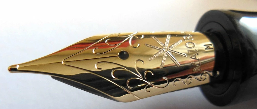 Maiora Impronte, Matte Black, Oversized Fountain Pen, Medium Nib 3 Maiora Impronte, Matte Black, Oversized Fountain Pen, Medium Nib - Image 3